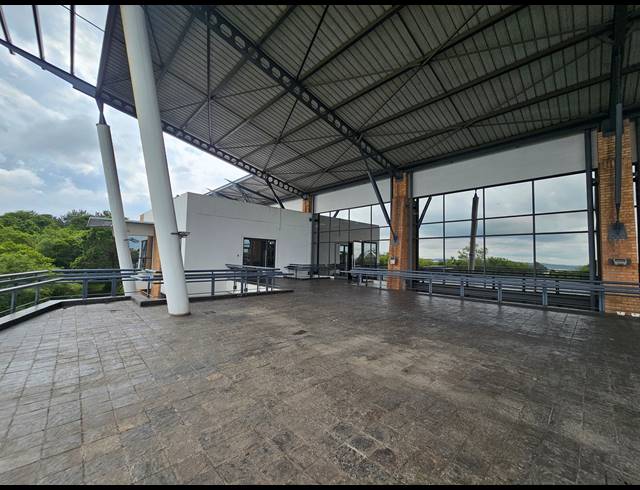 3,888M² OFFICE TO LET IN LONGMEADOW